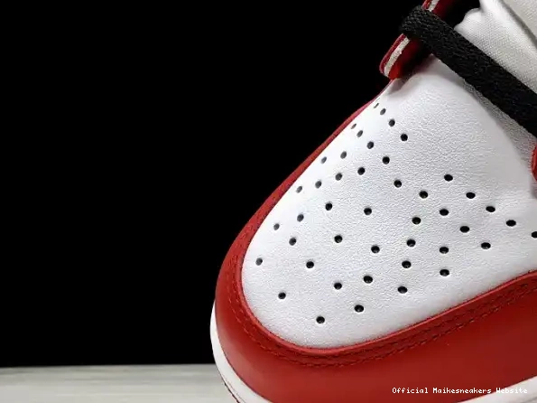 Official Maikesneakers 1 